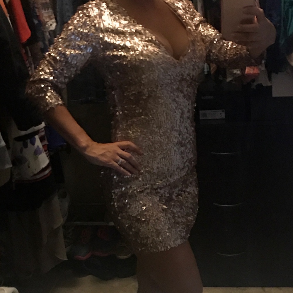 Blush sequence cocktail dress. - Picture 3 of 3